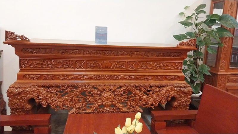 Bàn thờ gỗ